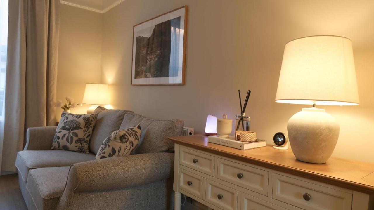 Luxury Living Outside The City Walls - Sleeps Six! Chester Exteriér fotografie